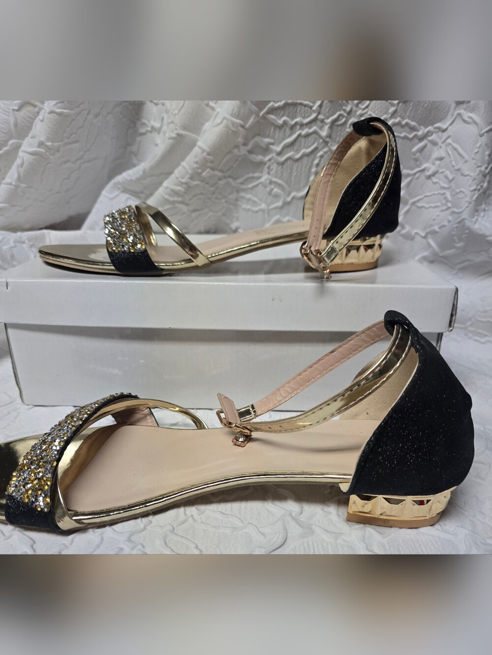 Sparkling Gold Womens Sandals Embellished with Gems and Buckle Ankle Strap Sz 10